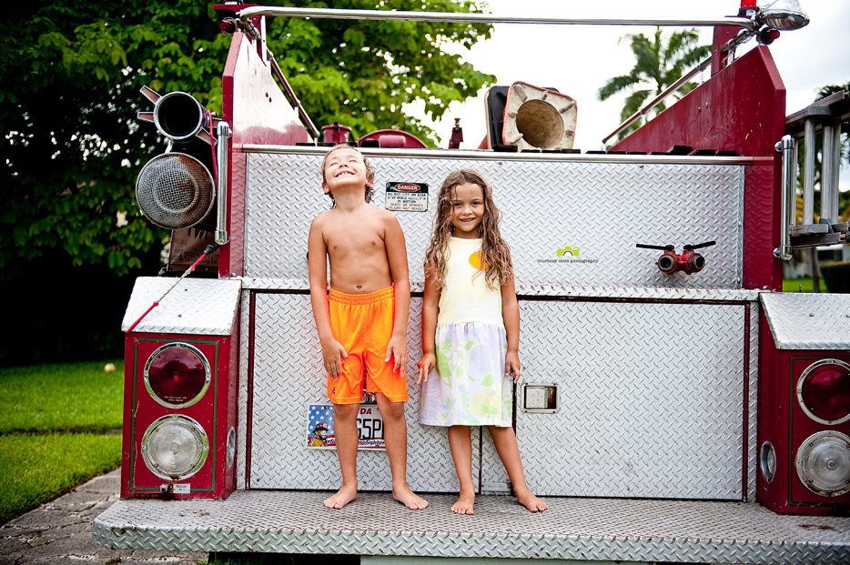 south_florida_family_photographer_4_firetruck